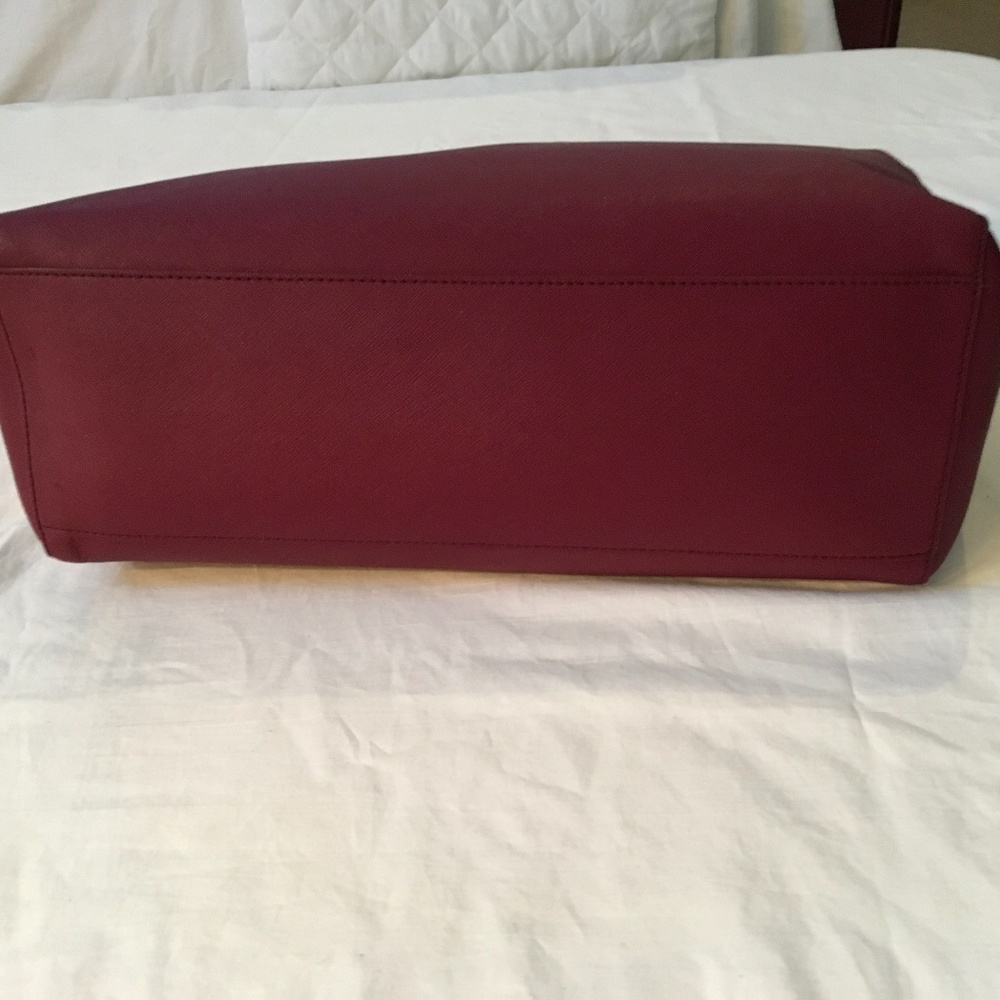 TORY BURCH Large York Tote Burgundy - Picture 5 of 15